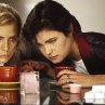 Still of Elizabeth McGovern and Harley Jane Kozak in The Favor