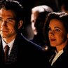 Still of Dylan McDermott and Elizabeth Perkins in Miracle on 34th Street