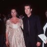 Pierce Brosnan and Keely Shaye Smith at event of Michael Collins