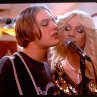 Still of John Cameron Mitchell and Michael Pitt in Hedwig and the Angry Inch