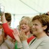 Still of Helen Mirren and Julie Walters in Calendar Girls