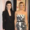 Anne Hathaway and Kate Hudson at event of Bride Wars