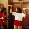 Still of Julia Roberts and Annabeth Gish in Mystic Pizza